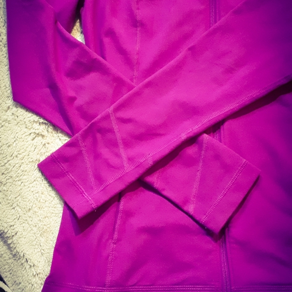 Under Armour zip up sweater - Picture 6 of 8